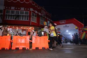 BIB: 304
                            <button type="button" onclick="openModal(26221223)" class="btn btn-primary btn-sm float-right btn-popup" data-toggle="modal" data-target=".modal-high-quality">
                        <i class="fas fa-shopping-cart"></i> Add to Cart
                    </button>
                                            <button type="button" onclick="isThisMe(26221223, true)" class="btn btn-success btn-sm float-right btn-popup btn-isme hidden" data-toggle="tooltip" data-placement="bottom" title="นี่คือรูปของคุณใช่ไหม คลิกที่นี่เพื่อเอาเข้าอัลบั้ม">
                        <i class="fas fa-plus"></i> Add to album
                    </button>
                    <button type="button" onclick="isThisMe(26221223, false)" class="btn btn-warning btn-sm float-right btn-popup btn-isnotme hidden">
                        <i class="fas fa-ban"></i> Remove from album
                    </button>